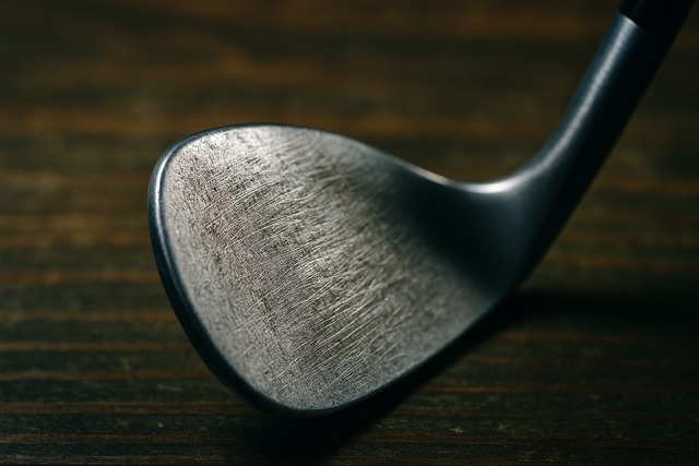 ゴルフでウエストポーチはマナー的に可否か|持ち物と服装の基準を見極める